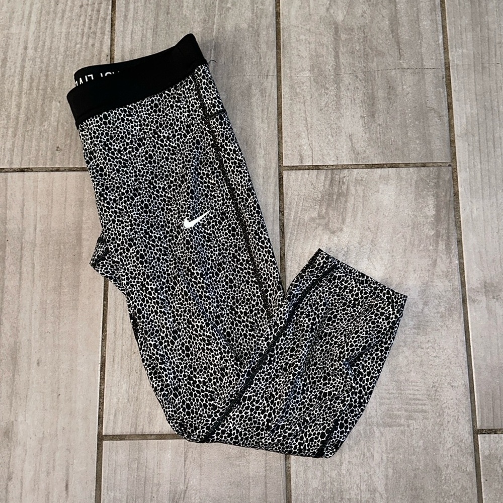 Nike capri workout leggings